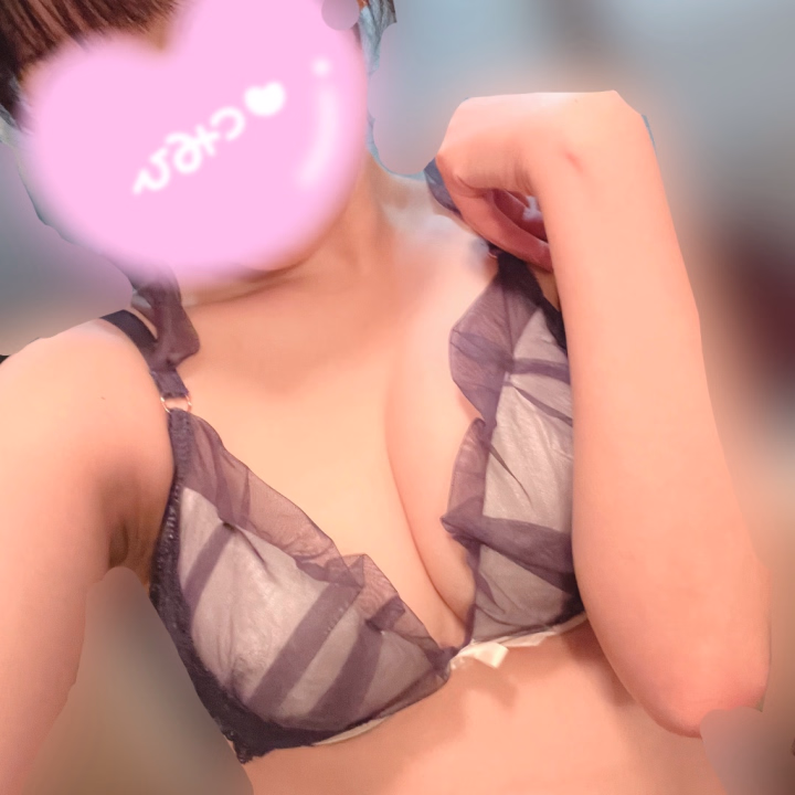 今日もありがとうございました🌟
初日からいっぱいきもちかったし楽しかった💖

あとあと、シフト出しましたー！
ちょっと間が空くのですが、

4/5（日）16:00-20:00

です♡

よろしくお願いします(*´∇｀*)