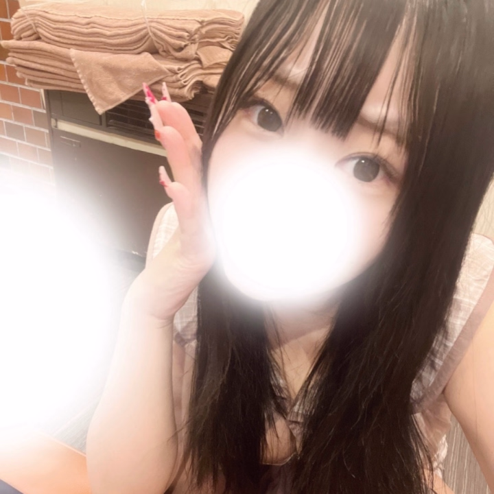 お誘いたくさんありがとうございました💕
嬉しいです💕
お仕事終わりのお兄さんおおいいのかな？？
このあと、🈳になったので、
お誘いたくさんお待ちしてます🎶
えっちなことしよ？？？