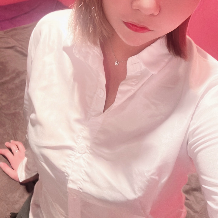 ちょっと遅くなったけど、出勤してます！
松山での最初のお仕事もあと2日だから
たくさん会ってくれるの楽しみにしてますね〜🥰