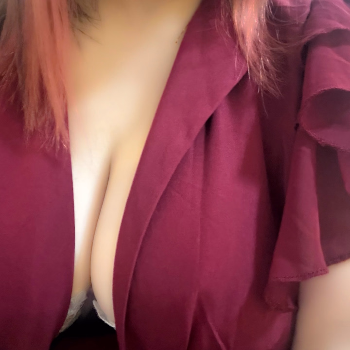 昨日は体調不良でお休みをもらいました💦
ご予約してた方などおりましたらごめんなさい🙏
本日は出勤してます✨
明日から今週末までお休みの予定なので、今日来れそうな方は是非会いに来てくださいね🎀
