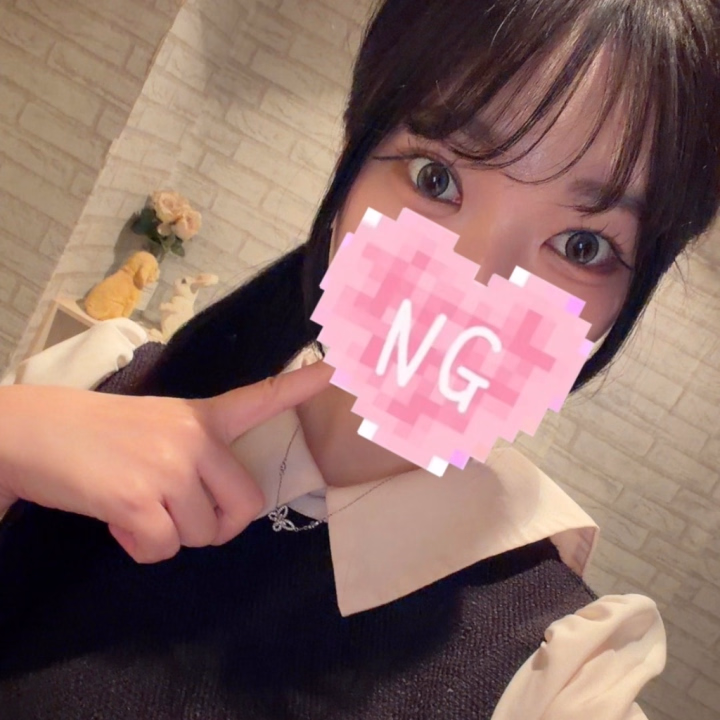 らんです💞

今日も13時から22時まで出勤してます🌟

今日は今まで着たことないお店の制服着てみました😻💞💞

似合ってるかな？😳💭💞

メイクも上手に出来たから、らんに会いに来て欲しいな🥺💞💞

待ってます🥺💖💖