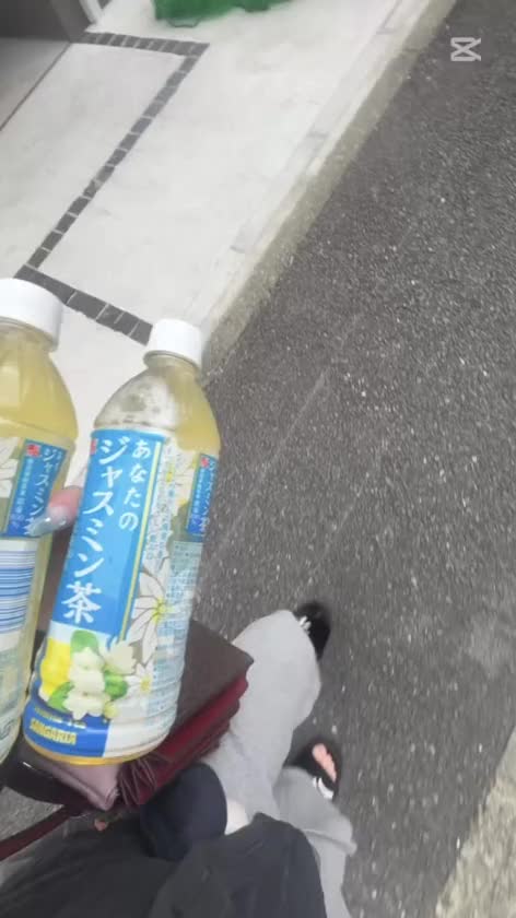 この前美容院行った日のVlog~🩷
良かったら仕事以外の私も見て~😹