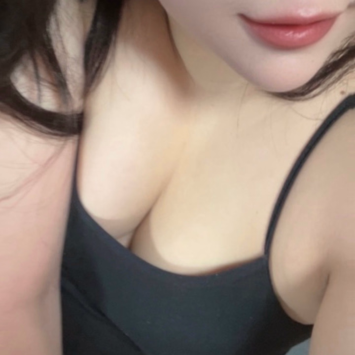 今日は晴れてポカポカ☺️🔆
でも、今年は花粉症が
酷すぎだから参ってます🥺

皆様もよい1日を
お過ごし下さい🙇‍♀️