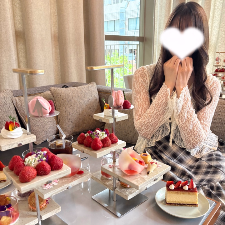 こんにちは🔆
月曜日から始まって金曜日❕
もうお昼ですね💭
お仕事のおにいさま、あともう少し!
頑張ってね🌟
明日と明後日はお店にいます💞
本指名のおにいさま
お誘い嬉しいです♡ありがとう♡
土日でお店も混雑が予想されますので
ご予約等よろしくお願いします🤍
私は今日この後夜から
お友達とご飯を食べに行きます🍚
とっても楽しみです🎶
かぐらちゃん🐰ྀི