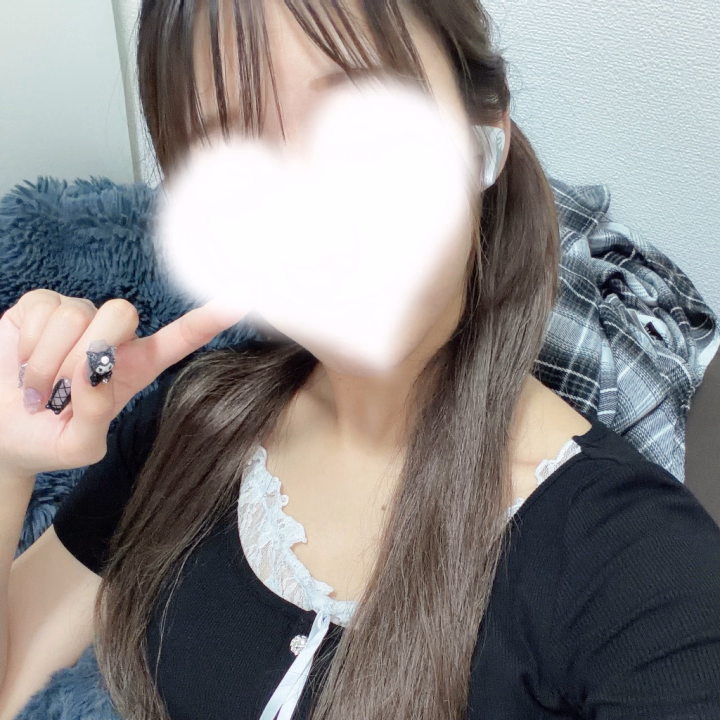 かぐらです♡

今向かっています🚃

暑いって分かって外に出てるはずなのに毎回初見かのように驚いちゃいます…🫠

この暑さには一生慣れられないです💧‬

今日ご予約いただいているおにいさま
そして、外に用事があるおにいさま
熱中症には十分気を付けてお過ごしくださいね🥲

では、本日もどうぞよろしくお願いします🙇🏻‍♀️

かぐらちゃん🐰ྀི