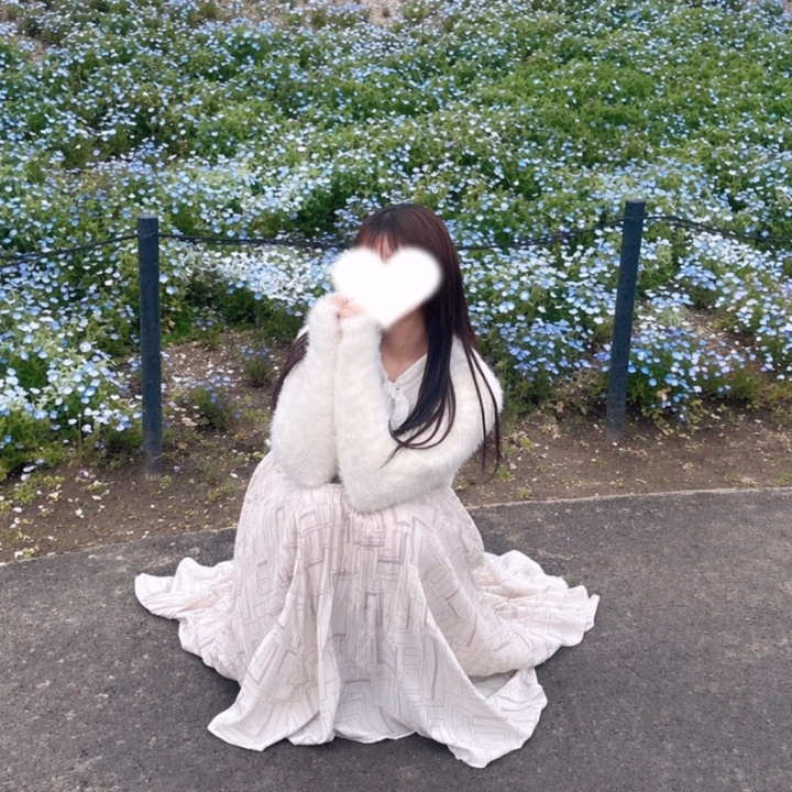 かぐらです♡

こんばんは🌙夜ですね〜
先程お電話予約いただいたおにいさまありがとうございます(*^^*)

お風呂溜めてお待ちしております🎀

このあとラスト１～２枠は空いていますので、最後までたくさんイチャイチャできたら嬉しいです🥰

このあともよろしくお願いします💞

かぐらちゃん🐰ྀི
