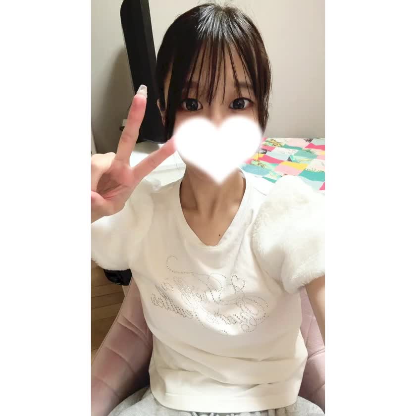 かぐらです♡

珍しく動いている私を（？）上げます( *´꒳`*)

自撮り撮る時、何枚か撮るというより、動画撮って切り取るという作業をしているので、これは切り取り前です😹

なんかいいポーズとかあればいいんですけど、自撮りは難しいです🫠💦

明日からお出迎え衣装が水着になります……！
水着でも頑張って撮りますね（՞>‎⩊<՞）

明日以降のご予約もお待ちしております✨️

かぐらちゃん🐰ྀི