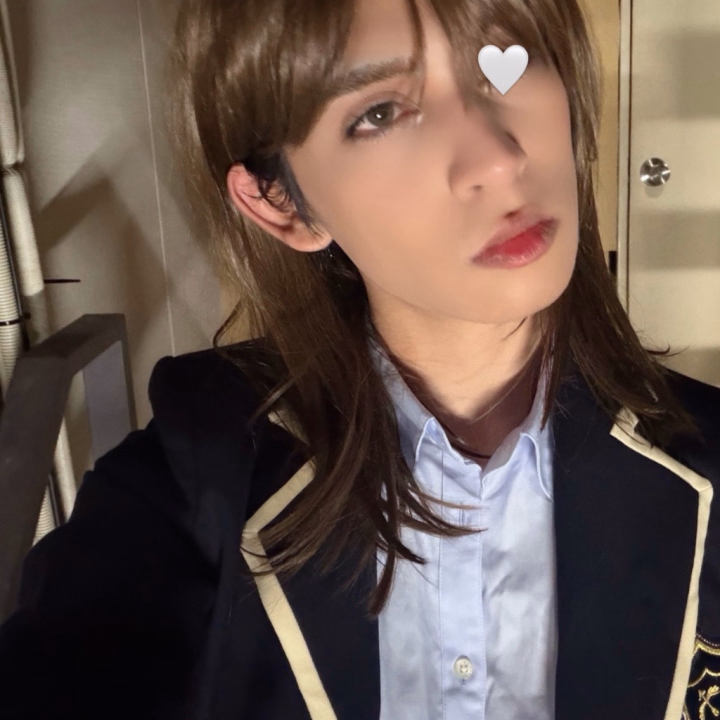 こんにちは　まやです❤️

今日の出勤は14:00-22:00です🤍🤍

昨日は制服コスプレだったよ！
どうだったかな？✨

学生気分いっぱいで、スカートがひらひらする度なんだかドキドキしちゃった〜！

ちょっと背伸びした自分も悪くないかも…なんて思っちゃったよ😊

ゴールデンウィークの残りは5/2と5/4に出勤します🎀

普段と違うわたしに会いにきてね💓

ご予約お待ちしています！