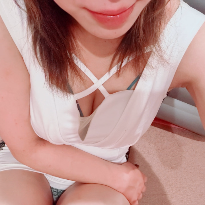 こんばんは🌙
ゆうひです🌇

本日も出勤いたしました❣️
週末は出勤できないので、ぜひこの金曜日に遊びに来てくれたら嬉しいです💖

お待ちしてます❣️