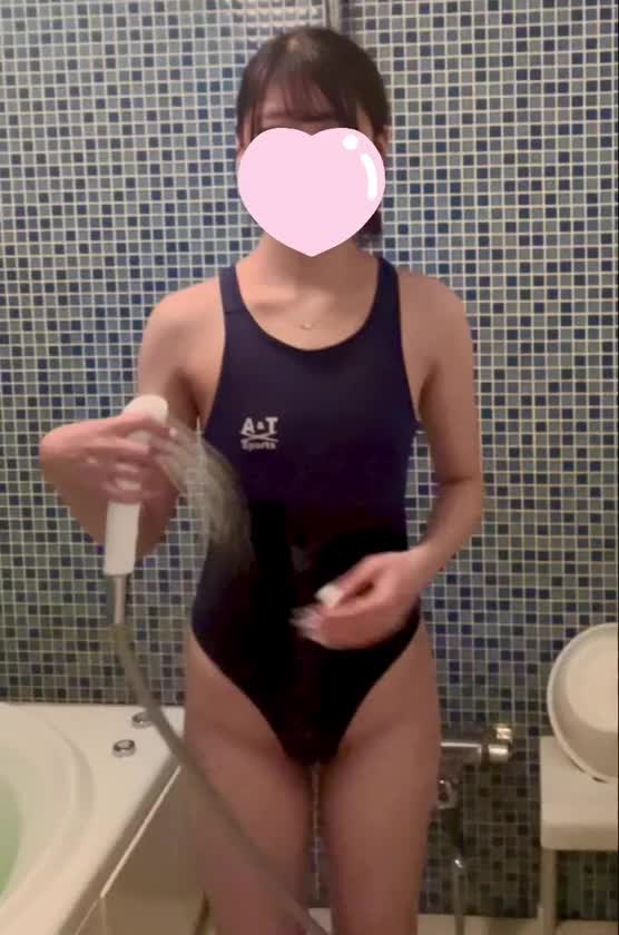 水着が張り付く感じはエロさ増し増し♡


シャワーで綺麗にしたあとは
濃厚な時間過ごそうね🛁*。


かのん
