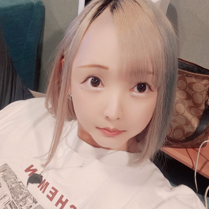 出勤してるよー！

みんなに会えるの楽しみにしてるね🫣💕