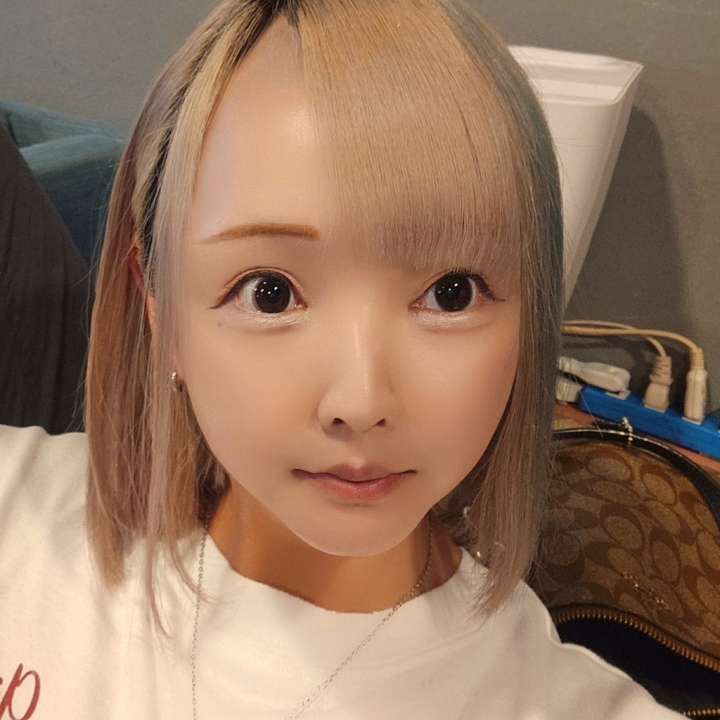 おひさしこ！！！

先週からの体調不良が長引いてようやく本格復帰です🫡

寂しかったからたくさん愛でに来てね🫣💕