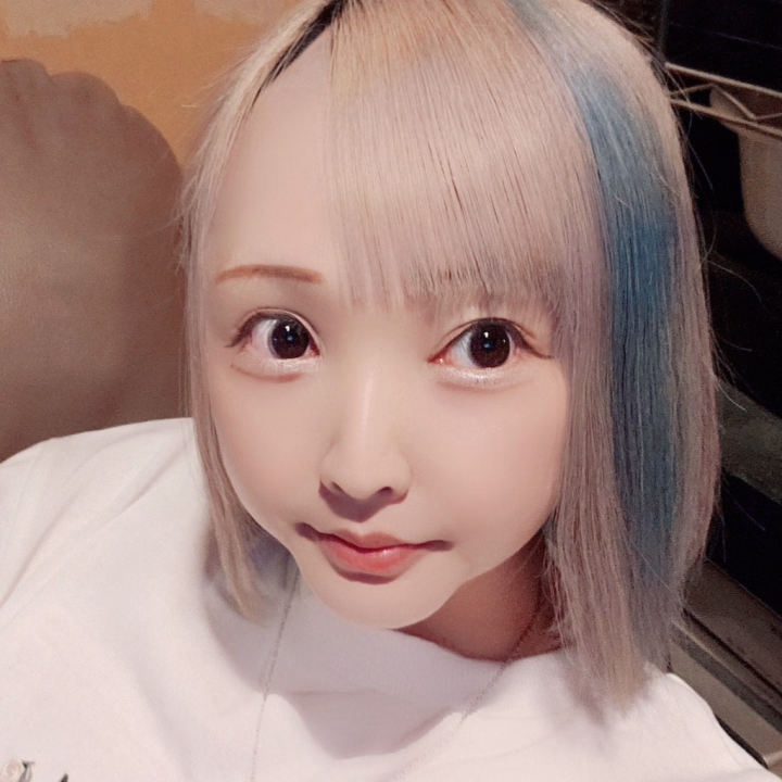 早めのしゅっきん！

今日は雨だけど遊びに来てくれるとめっちゃ喜ぶかも🫣💕

足元に気をつけて来てね❤️
