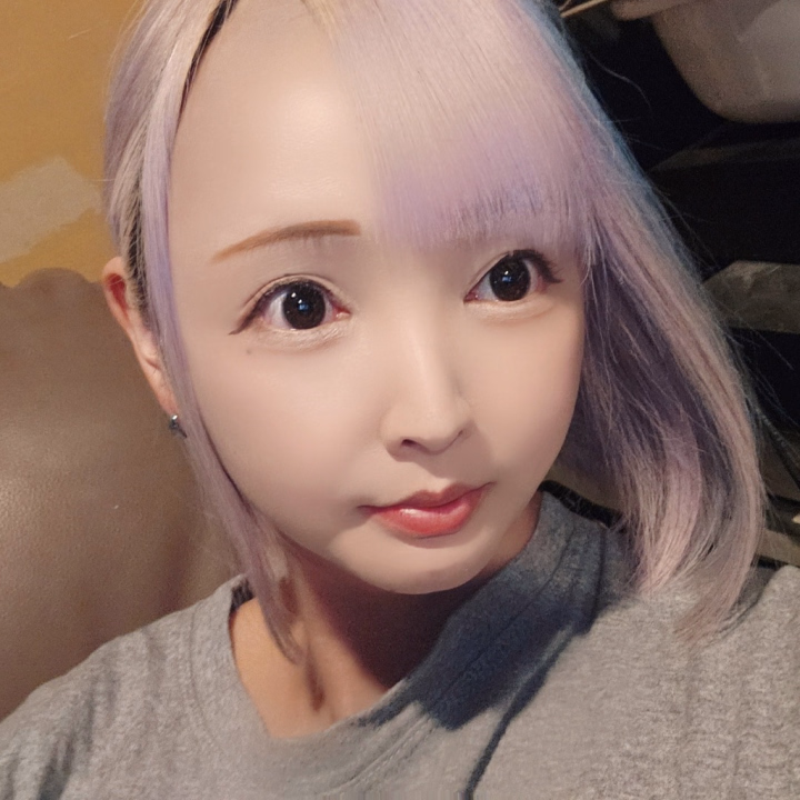 今日は早めのしゅっきん！

平日なので昼割も使えるよ✌️

ご指名楽しみに待ってるね🥰