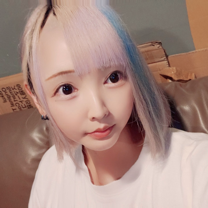 早めのしゅっきん！

雨みたいなので足元に気をつけて来てね😌

こんなお天気だけど遊びに来てくれるお兄様待ってるね🫣💕