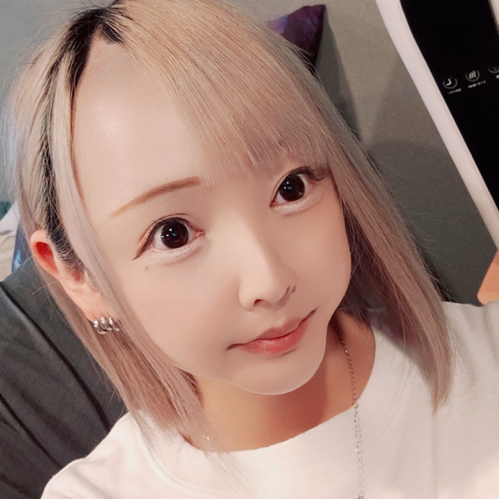 雨にも負けずしゅっきん！

ご来店の際は足元のスリップ注意⚠️

気をつけて来てね😌

みんなに会えるの楽しみにしてるね🥰