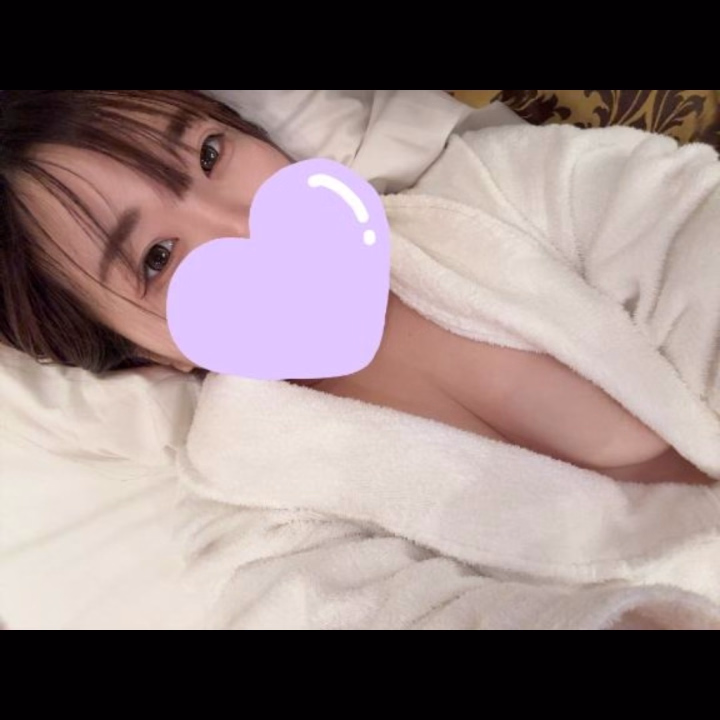お礼日記♡


仲良しのお兄さん♡
 
今日は、
お仕事終わりに
遊びに来てくれて
ありがとう( *´꒳`*)
 
旅行めっちゃ
楽しかったって聞いて
なるも嬉しかった(*´˘`*)♡

帰り車の運転気をつけてね！

次また来るの楽しみに
待ってるね(∩´∀`∩)💕