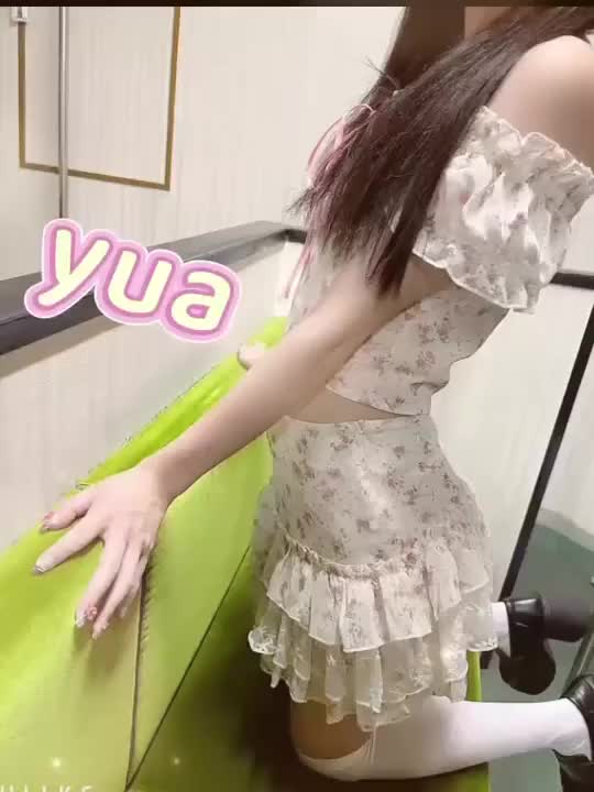 ゆあです！！🩷

おひさしぶりの動画投稿になっちゃったけどおにいさんに見てほしくて恥ずかしかったけどがんばって撮ったよ！！^ ̳• ·̫ • ̳^
