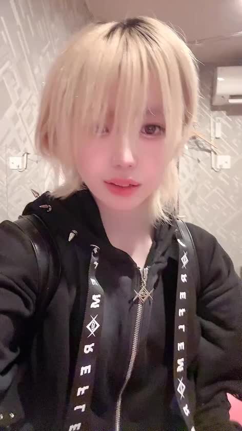 今日は会いに来てくれてありがと🥺
最初からめちゃくちゃ話しやすくて、あーちゃんずっとにこにこしてた🖤

wawawaさんとか、おーちゃんねるの話できたの嬉しかった〜🫶🏻
まさかその辺の話で盛り上がれると思ってなかったからテンション上がっちゃった🥺💜
少しゲームの話もしたけど、趣味の話してる時間ってほんとあっという間だね🖤

あと体操服のコスプレ頼んでくれたのもありがと🖤
いっぱい見てくれて反応してくれるから、あーちゃんちょっと照れてた🥺

一緒にいる時間すごい居心地よくて、自然体でいれた気がする💜
またいっぱいお話しようね🖤