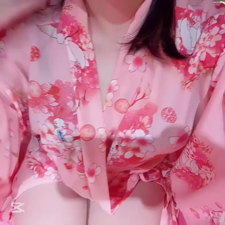 今日もエッチな気分は盛り上がってる？💕

🌟華乃はね、お兄さんたちと一緒に気持ちいい時間を過ごすのが大好き！🌟

💫特に、お兄さんの知らなかったエロい部分を発見する瞬間が最高に興奮するのよ！💫

華乃と一緒に、あなたの隠れたエロさを解放しませんか？

華乃は、お兄さんのエロい部分を開発するのが得意なの💕 

知らなかった快感を一緒に探して、気持ちよくなろうよ！🌟

お兄さんのエッチな姿を見るだけで、もうドキドキしちゃう！💕 

早く会って、お互いの欲望をぶつけ合いたいなぁ💫

お兄さん、華乃と一緒に気持ちいい時間を過ごしましょ？

はなの