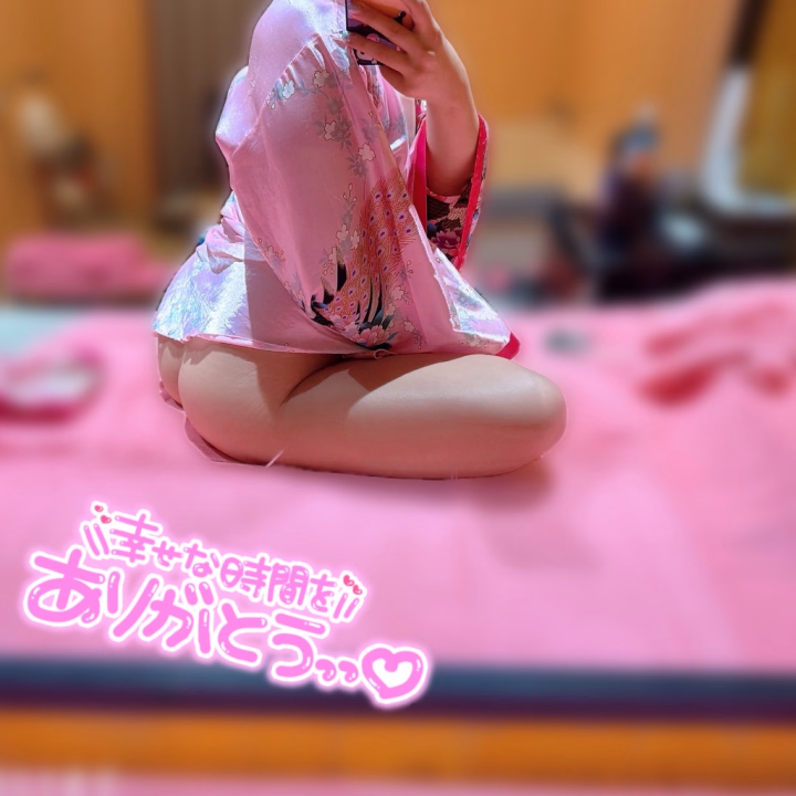 blogが遅くなりましたm(_ _)m
お家帰ってきてバタンキューでした…泣

この間の期間遊んでくれた
仲良しさん、初めましてさん
本当にありがとうございました☺️💕

沢山構ってもらえて良かったです❤️

7月のシフトは改めて、
blogにてお知らせします- ̗̀📣

またblog書きますね～✍🏻🤍⸝⋆

🐻💗乙姫宴 ひろ🐻💗
