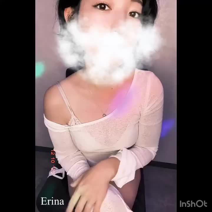 初めての動画投稿🎥
えりなでムラムラしてくれたら嬉しいな🩷