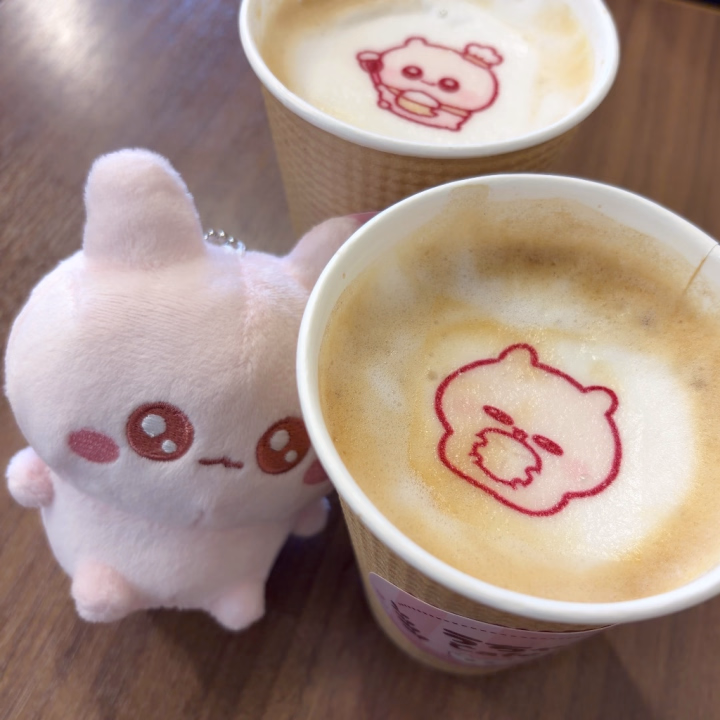 このピンクのうさぎみたいな
くまみたいなキャラクターは
うちゃ です💕

かわいい((o(｡･ω･｡)o))💕💕

少し前に
うちゃカフェにいきまして՞ o̴̶̷  ̫ o̴̶̷ ՞

グッズのキーホルダーとか
ぬいぐるみ買っちゃいました🧸♡

可愛いものって癒される(◦ˉ ˘ ˉ◦)♥️