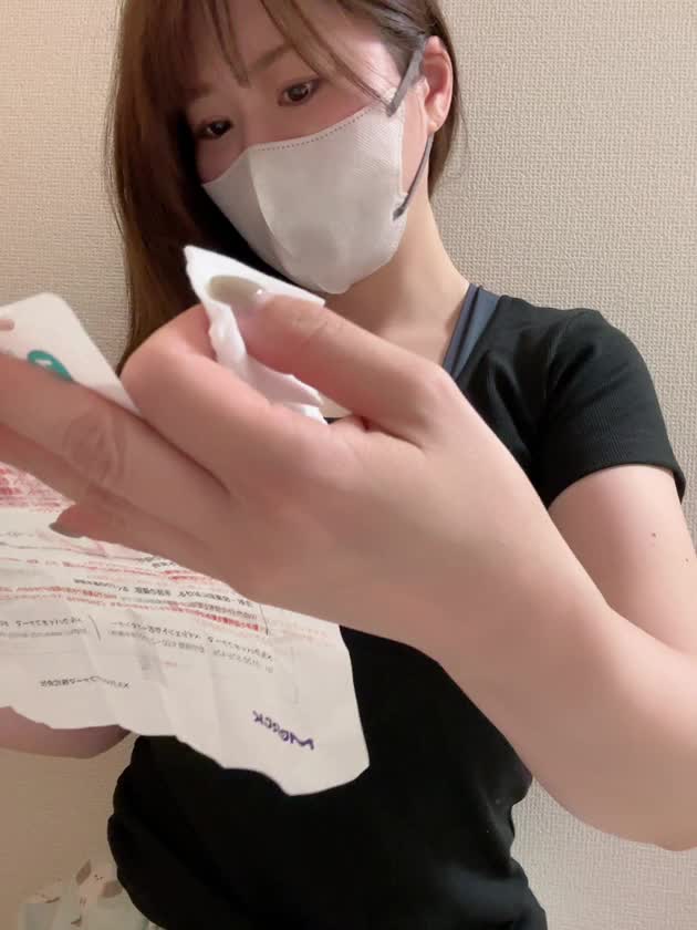 最後の注射が終わりました💉

この2日で卵が大きくなって無事採れそうです🐥🥚

今日は朝の自己注射と2日に一回の採血💉と左腕に追加の注射と夜の自己注射で4回も注射してる😂

あとは明日から飲み薬と坐薬の💊

当日は採ってるところを見たいので眠らずに局所麻酔で頑張ります！！！続く↪️