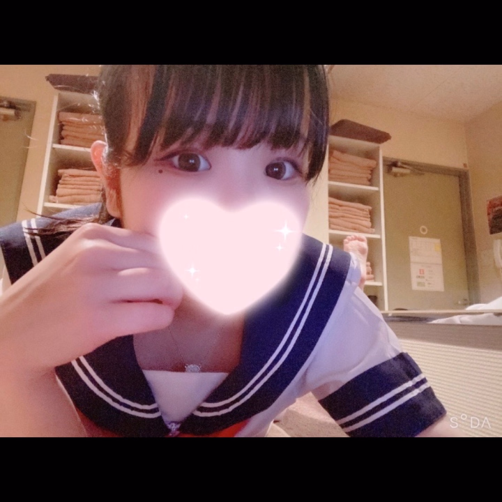 お休みの夜の寝る前にさ 、

かんなとらぶらぶしない？？♡♡

いっぱいぎゅーってしたりちゅーもたくさんしたいなぁ…💖

みんなはかんなとどんなプレイがしたい？？

よかったら教えてね😉🤍