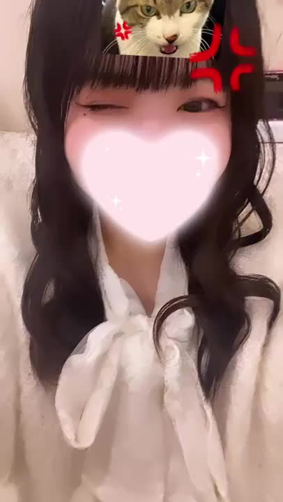 いつもおっぱ沢山載せてるので 、♡

たまには普段のかんなちゃんも載せちゃおうかなぁーってことで

こちらプライベートのかんなちゃんです👍🏻🌟

普段お友達と遊ぶ時は髪の毛巻いたり

沢山オシャレもしますっ➰💖