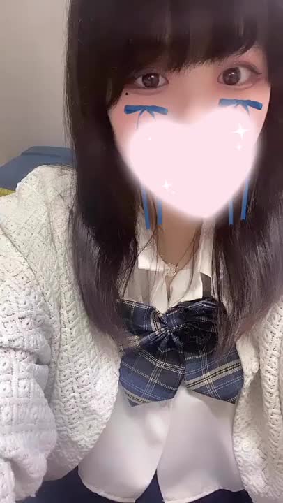 この日は制服でお仕事して

ちょっといつもよりメイク濃いめにしたの‼️😳💖

たまにはメイク濃くしてもいいなぁって思った日のかんなちゃんでした^^

みんなは女の子のメイクはナチュラル派？それとも濃い派？？