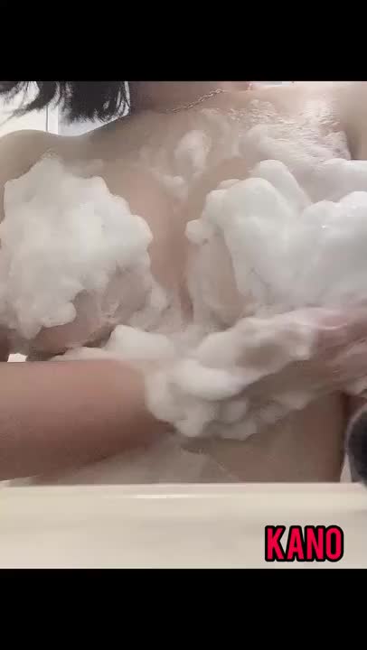 お尻よりえちく撮れたハミ乳です💓フォロー▶︎推しうちわ▶︎限定アイテムでの応援よろしくお願いします🙇🏻‍♀️🙇🏻‍♀️推しうちわは1日1回押してくれたらかののモチベあがります！
