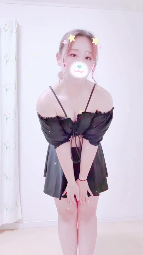 かんなと一緒に海行かへん？🏖🐠
めっちゃ遅れてごめんなさい😭💦
少しの間ですが、たくさん応援よろしくお願いいたします♡♡
いいね5回と無料ギフト、限定ギフトで応援よろしくお願いいたします🙏💕︎