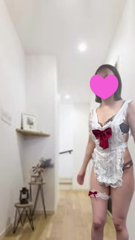 れいんちゃんの動画撮影後気力失い携帯の充電も切れ出来上がった変な動画です。彼女のも見てほしいけど…あやめにしろ♡