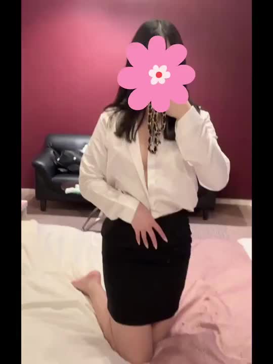 ゆあです🧸🎀
とっても緊張して、
夜眠れなかったって
前にゆあが日記に書いたの。
先程のおにいさまが、
👨‍🦰
〝これ最近寝る時に使ってるんだけど、すごく気持ち良くてぐっすり寝れるから使ってみて！〟
ってホットアイマスクくれました🥺
しかもゆあがだいすきなアロマの香りᕷ*.°
あまりの嬉しさに、
思わずぎゅーってしちゃいました🩷💭
今夜はぐっすり眠れそうです⭐️
ありがとう🎀
ゆあのことを想ってくれる気持ちが
とってもしあわせです🫶🏻✨