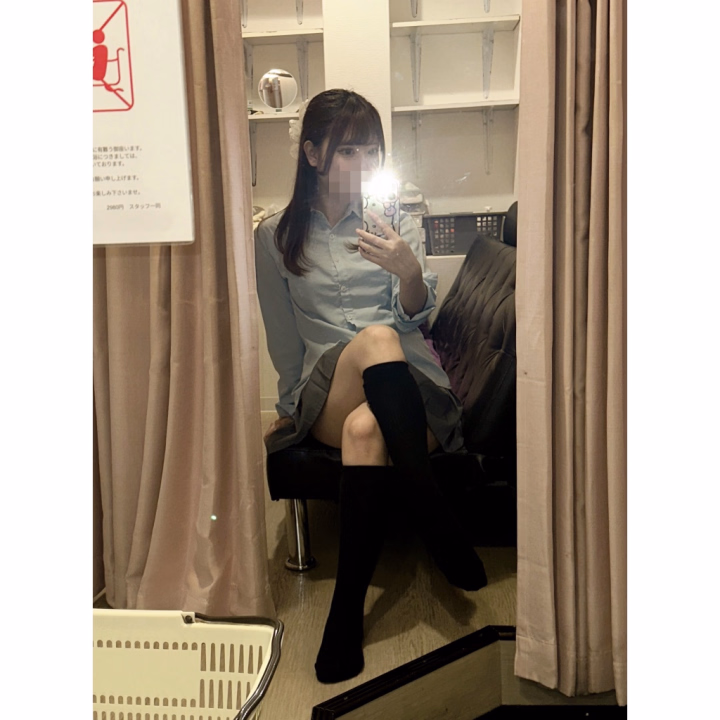 おつかれさまです！
すずです☆

先週はたくさんのお兄さんにきていただき
ほんとうにあっという間でした！

本指の方もたくさん。。
覚えててくれて、待っててくれてありがとっ😢💕

次の出勤は明日です！
5日(金)15:30〜21:30で3号館います🤍

明日以降次の出勤まだ未定なので
明日ぜひ遊びにきてほしいな〜🥺

ご予約待ってるね💓💓