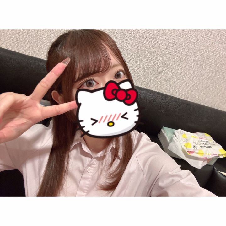 おつかれさまです！
すずです☆

本日21:30まで３号館にいます🫶🏻💓

暑いから涼みにきてね😻✨
まってるよーーー🥺！！