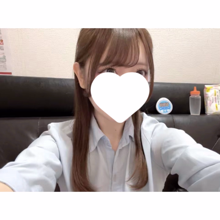 おひさしぶりです！
すずです☆

実は土曜日に出勤してましたっ
約一年以上ぶりの出勤、、

緊張してましたが、たくさんの方にきていただけてあっという間に時間が過ぎて、たのしすぎました🙂‍↕️💕

みんなにかわいいかわいいと言ってもらえて、幸福度があがりました😛笑

少しおやすみをいただいていましたが、ちょこちょこ出勤する予定です！


次回出勤は〜
3️⃣号館にて
5月29日(金)15:30〜22:00です🌟

🈳16:30〜18:30
🈳19:30〜22:00

ぜひぜひ予約お待ちしてますっ

レアなので会いにきてね👋🏻💓

おやすみなさい😴