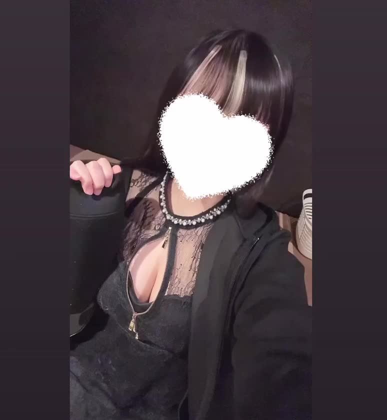 おはようございます♡


昨日はほぼ待機なしでご予約いっぱいで嬉しかったです🥹💕💕


昨日の休憩中にちゃんと光の速さで爆睡できました🎶


昨日の日記を見て会いに来てくれた
お兄様いたので、
ちゃんとあの後寝たかの結果報告です^ - ^♡


さてさて
2日目の今日もよろしくお願いします💘



くれあ🐶