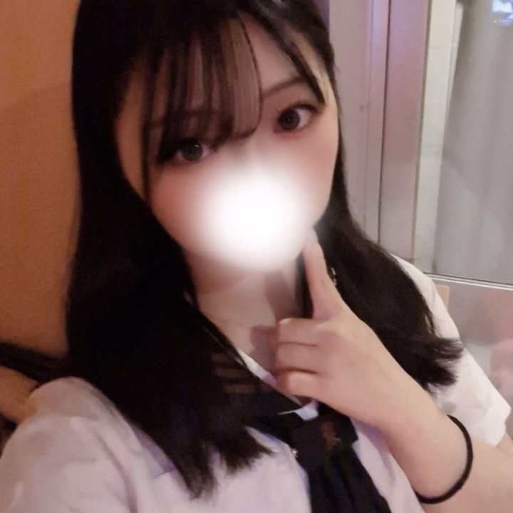 こんばんは🌛

今日日記あげた気になってました😭
23時半が初投稿だなんて…

とりま言わせてください！
制服ってやっぱいいよね？💖