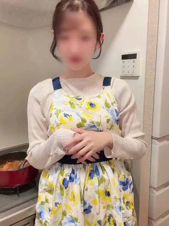 ねえ、今日はご飯の前に…
誘ってもいい？💕