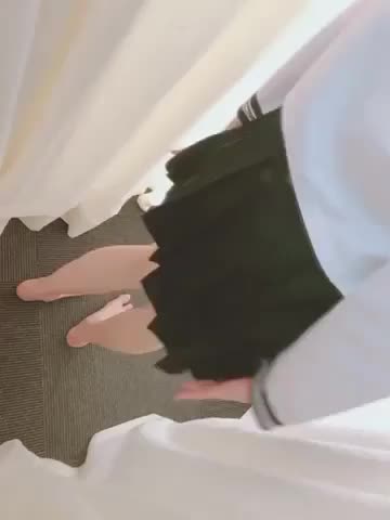 大きなもも顔面に押し当てられたい？？🍑

ひまりがいっぱい犯してあげる♡

🌼楠木ひまり🌼