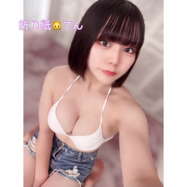 どうしよう… てん、お兄様に甘えたい気持ちでいっぱいだよ💕

たくさん甘えても…いい？🫶💕

お兄様の隣でぎゅーってくっついて、頭を撫でてもらいたいなぁ…😘

敏感なお〇ぱいを優しく揉みしだかれたら、
すぐに熱くなって乳〇がぴくって反応しちゃうし…

あそこも、お兄様の大きな手でゆっくり撫でられたら、とろとろになっちゃいそう🥺💕💕

気持ちいいところ、全部ゆっくり教えてほしいな💋

てんの小さな声で「もっと…」ってお願いしちゃうかもしれないけど、優しくしてね？😳💞

お店で待ってるよ♡
早く来て、てんといっぱいいちゃいちゃしてほしいな…💓