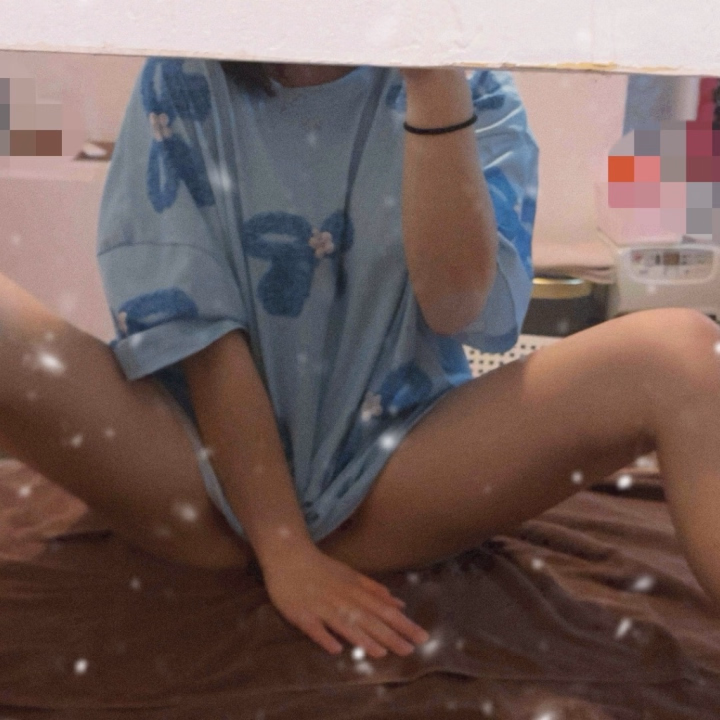 ```
🍓🍓🍓 てんの秘密の時間だよ〜 🍓🍓🍓

この前ね、お風呂で🛁 ちょっぴりエッチなことをしちゃったの… 😳💦

泡だらけの身体に、お兄様の優しい手が触れるのを想像して、ドキドキしちゃったよ💕

その手で、てんの敏感なところを優しくなでられたら… 😘 もう、我慢できないかも… 😻

あぁ〜、お兄様の指が欲しいなぁ… 🥺 ねぇ、お店に来てくれないかな？ 💗

てんは、お兄様にいっぱい気持ちよくしてもらいたいなぁ💋 だって、てんは変態ちゃんなんだもん😝💦

ねぇ、お兄様… てんと一緒に気持ちよくなりたい？ 😍 待ってるね💕
```