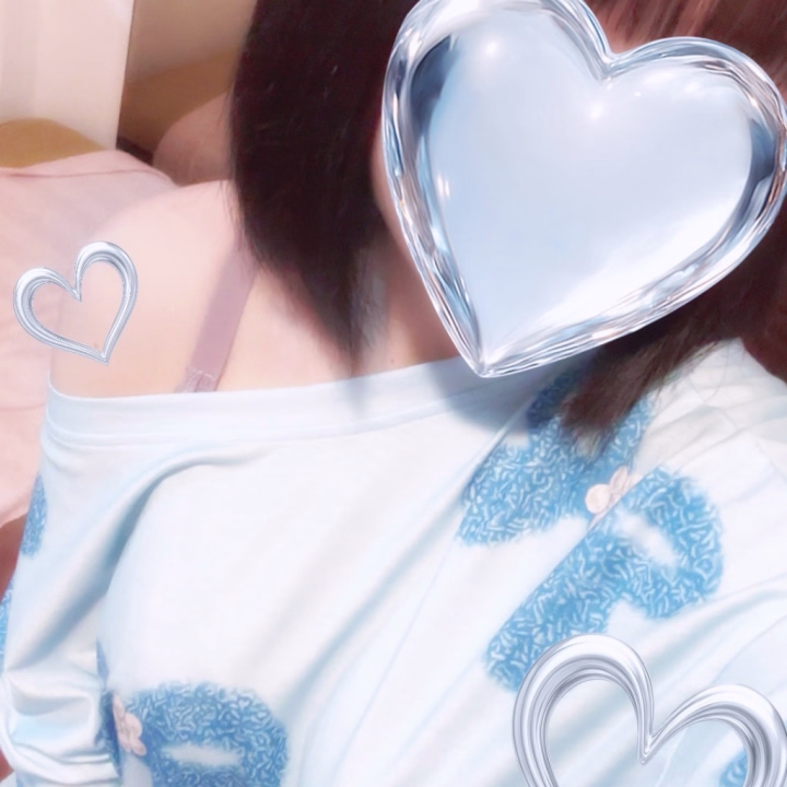 💋💕お兄様たち、こんばんは〜💕💋

てん、今日のお仕事終わりました〜😘✨

今日もお兄様たちとイチャイチャできて、とっても楽しかったよ😍💖 いつも遊んでくれて、ありがとう❤️

お兄様たちに「可愛いね」「気持ちいいよ」って言ってもらえて、てん、幸せ者だなぁ💕💕

また次回、10日9時に出勤するから、てんとエッチな時間を過ごしましょ😉💋 待ってるね💖

お兄様たちのこと、考えたらドキドキしてきた…💓 早く会いたいなぁ😳💕

💗てん💗