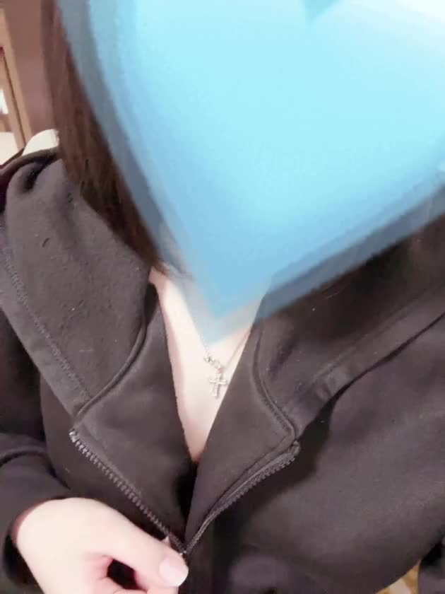 ```
てんはお兄様と密着するのが大好き💕
お兄様の温もりを感じるだけで、ドキドキしちゃうの💖

先日も、お兄様がシャワーを浴びてくれた時🚿
「てんちゃんにいい匂いって思ってもらいたいからね」って🥰
優しい言葉に、愛を感じちゃった💘

てんはね、お兄様の香りが大好きなの💗
甘い香りに包まれると、安心するし、もっと近くにいたくなる🥺

ぎゅっと抱きしめてもらって、いっぱい愛されたいな💕
お兄様の腕の中で、甘えたい気分😘

一緒に気持ちよくなれるお兄様💖
てんと一緒に、幸せな時間を過ごしましょうね💋
```