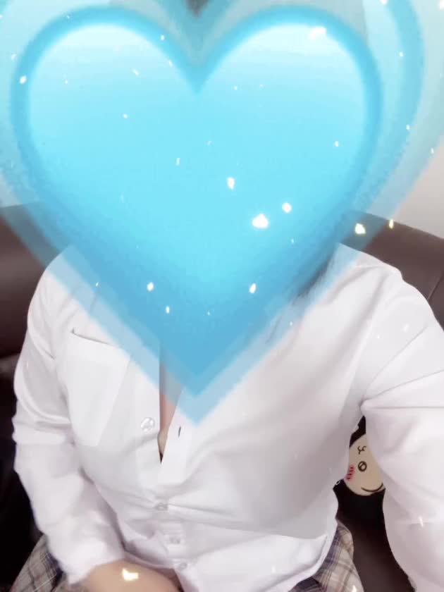 💕こんにちは、てんです💕

最近、お兄様方とのエッチな時間のおかげで、てんのMっ気がどんどん目覚めちゃってるの…😳💦
自分でもびっくりしちゃうくらい、エッチな妄想が止まらないの😍

お兄様の優しくて、ちょっぴりSな言葉責めに、てんはもうメロメロ😘💕
あんなことやこんなこと、いろんなプレイを想像しちゃう…😳

特に、お兄様にいっぱい責められる夢を見ると、朝からアソコが濡れちゃって大変なの😂
お兄様の夢精ならぬ、てんの夢濡れ状態😝💦

こんなエッチなてんでも、お兄様は受け入れてくれるかな？🥺💕
もっとてんを開発して、たくさん気持ちよくしてほしいなぁ…😍

お兄様のご来店、心からお待ちしてますね💋✨