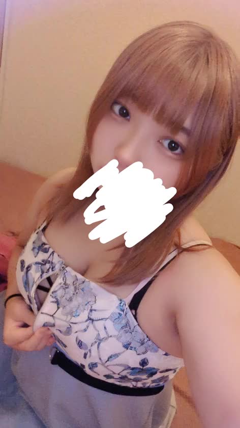 こんにちは🐠あくあです️🩵

久しぶりの動画！！動くあくあはどうですか🥹💕

このドレスがあまりにもかわいくて､胸の部分が強調されてていいなぁと思ったので撮ってみました！！

かわいいって言ってー！🥺