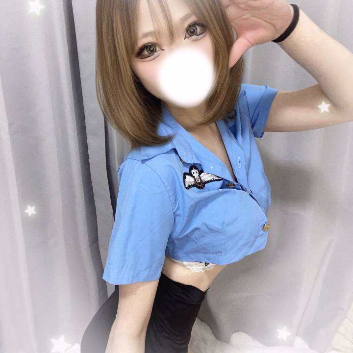 出勤してますっ🩷

月曜日ってちょっと憂鬱になりがちだけど、今日はぽかぽかで少し気分上がるね☀️
お仕事終わりのお兄様たちをたくさん癒したい気分🥺💕

いっぱい甘えて、いっぱいくっついて、月曜の疲れ忘れさせてあげるね🫶🏻

ぬくぬくいちゃいちゃしに来てくれたら嬉しいな💋