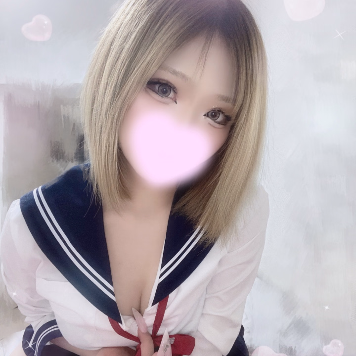 出勤中〜っ🩷

みんなコスプレ何が好き🥺？
セーラー服？メイド？バニー？それともえちえちな感じ…？🤭

お兄様達の意見いっぱい聞きたいな〜✨
「これ着てほしい！」っていうのあったら教えてね💌
参考にして今度の写メ日記とか載せちゃおうかな📸💕